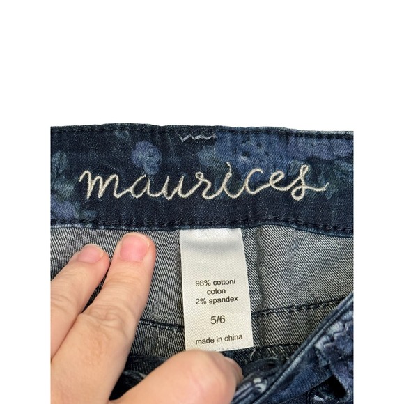 Maurices Womens Shorts Floral Stretch Denim Cotton Blend Cuff Raw Hem Blue 5/6 - Picture 4 of 8